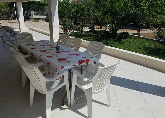 Anita, Stupin Celine Daire *